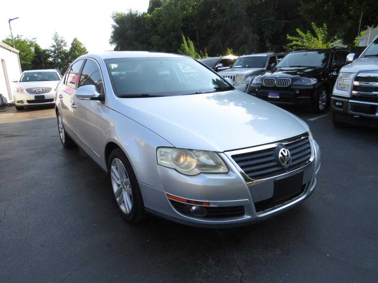 Volkswagen Passat Sedan 4dr Auto Komfort FWD 2009