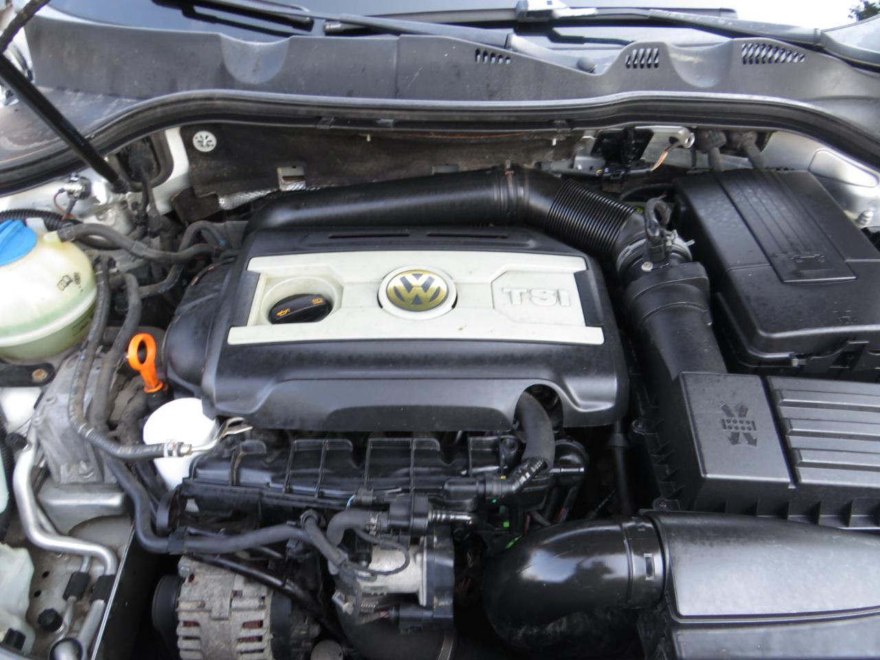 Volkswagen Passat Sedan 4dr Auto Komfort FWD 2009
