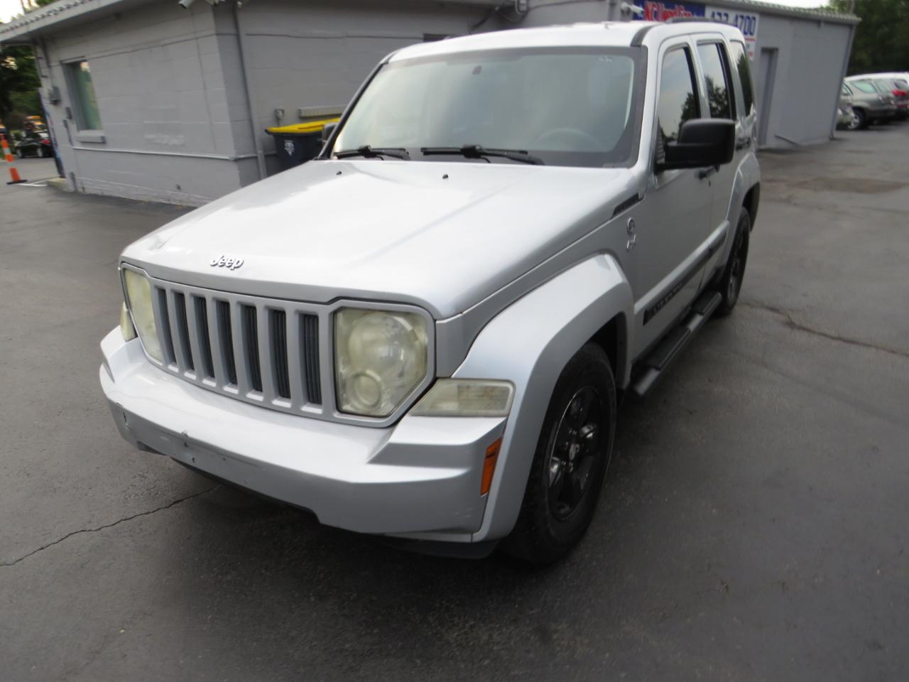 Jeep Liberty 4WD 4dr Sport 2012