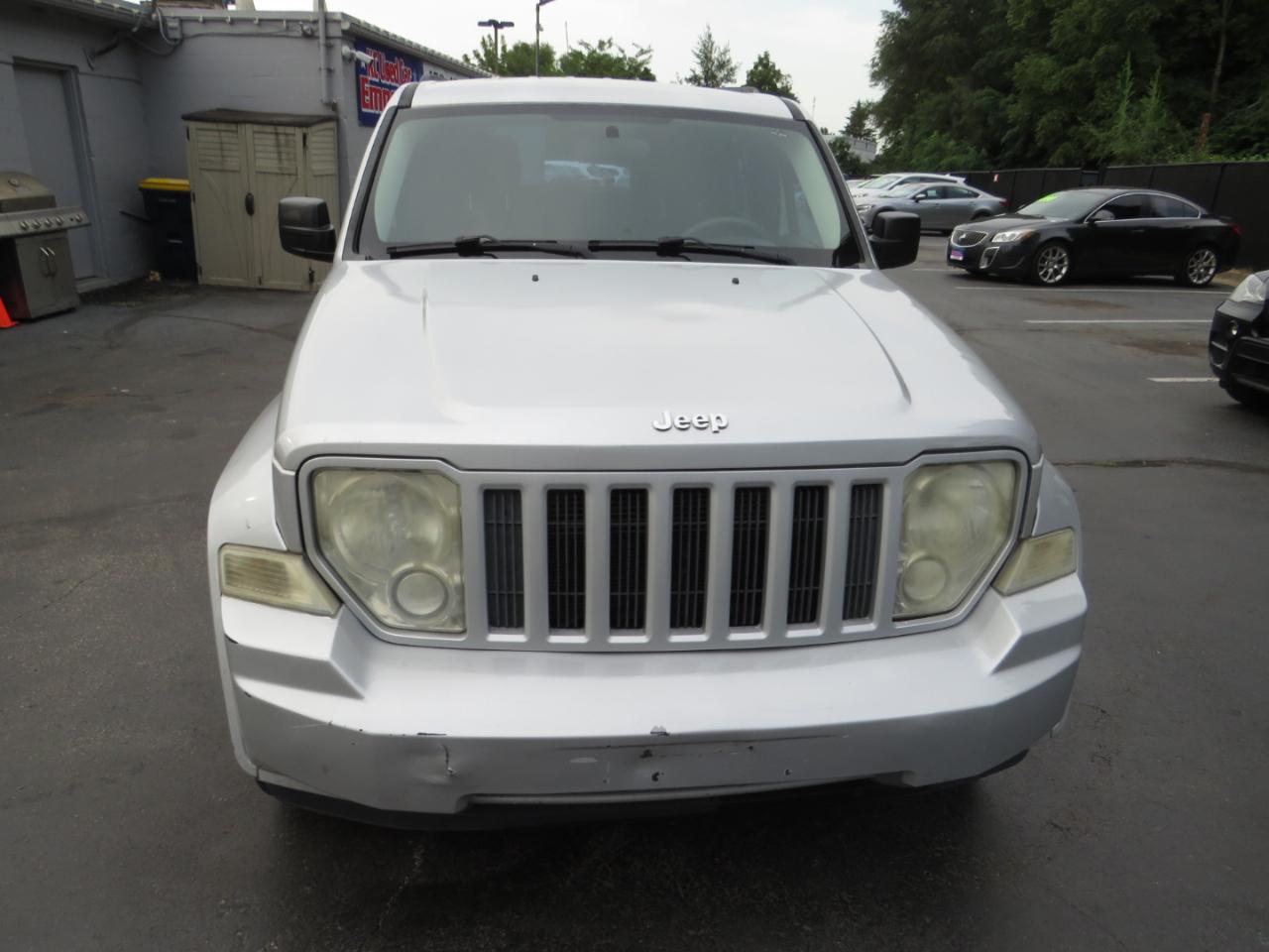 Jeep Liberty 4WD 4dr Sport 2012