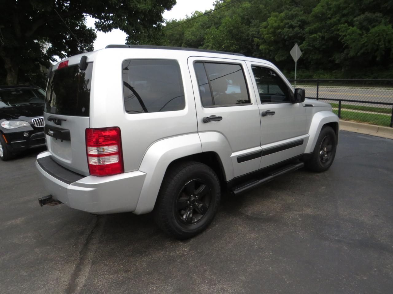 Jeep Liberty 4WD 4dr Sport 2012