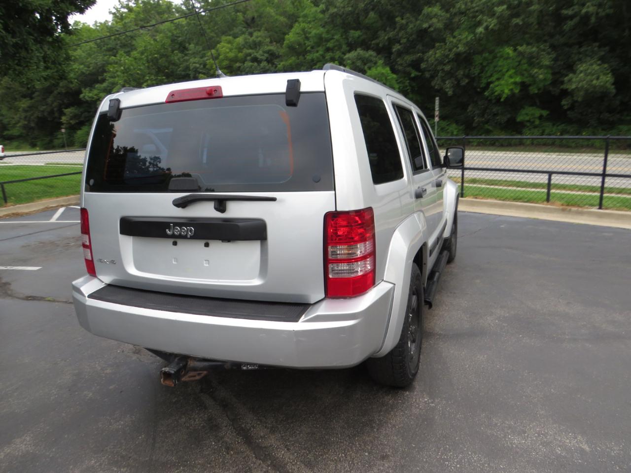 Jeep Liberty 4WD 4dr Sport 2012