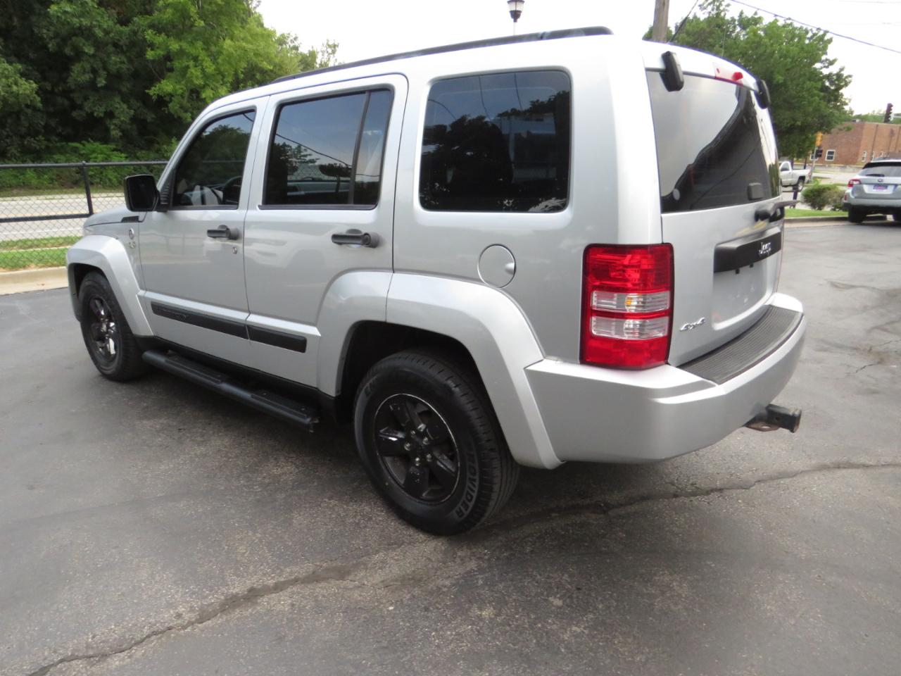 Jeep Liberty 4WD 4dr Sport 2012