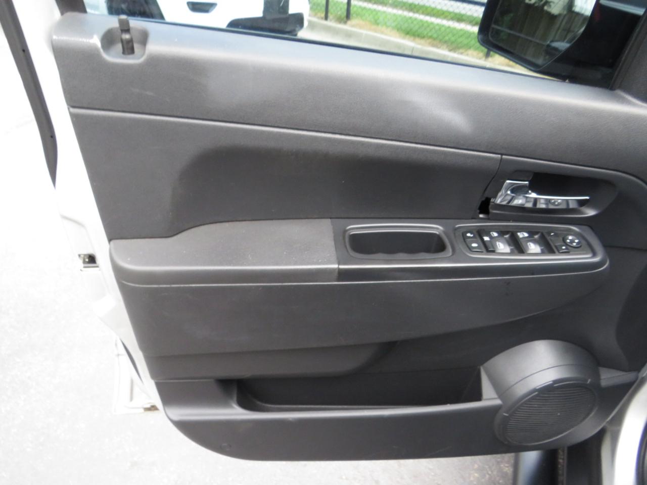 Jeep Liberty 4WD 4dr Sport 2012