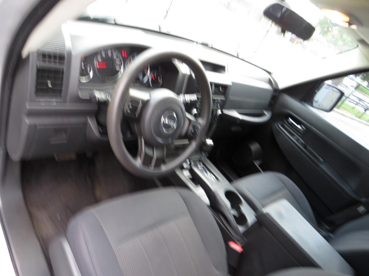 Jeep Liberty 4WD 4dr Sport 2012