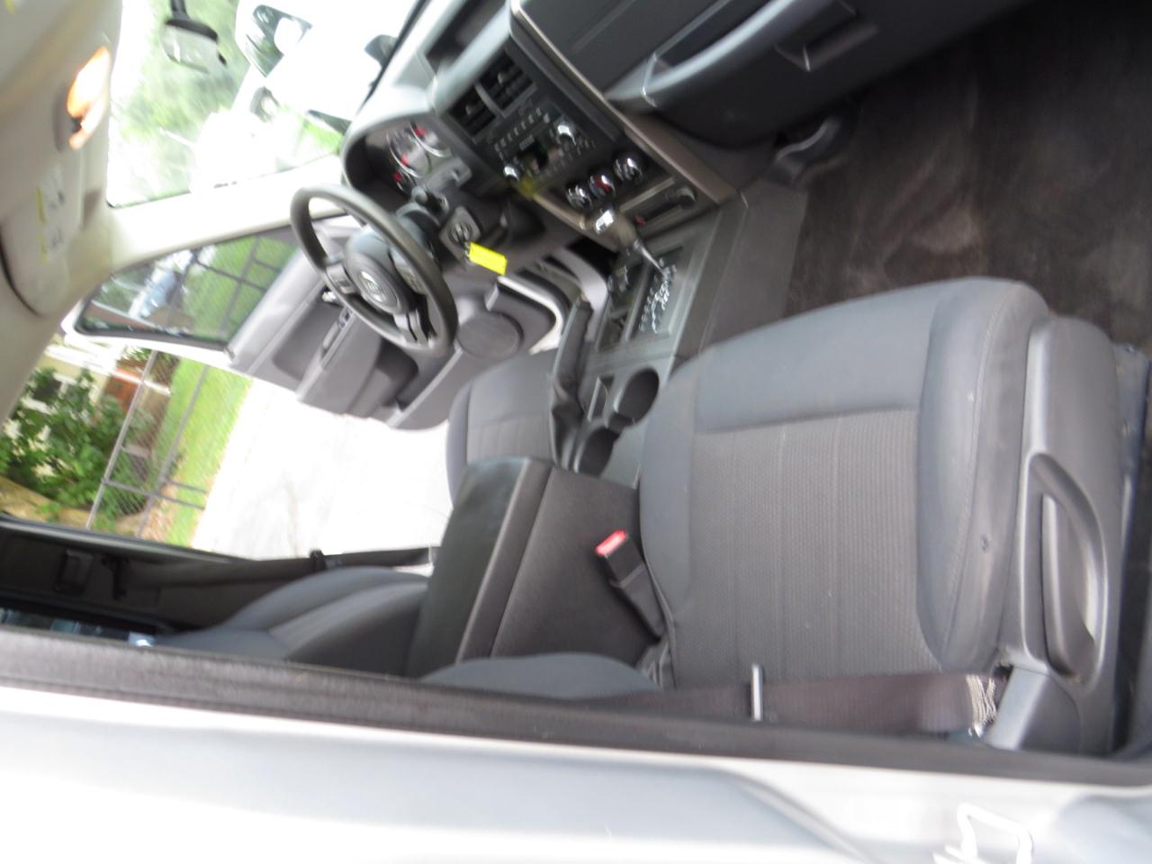 Jeep Liberty 4WD 4dr Sport 2012