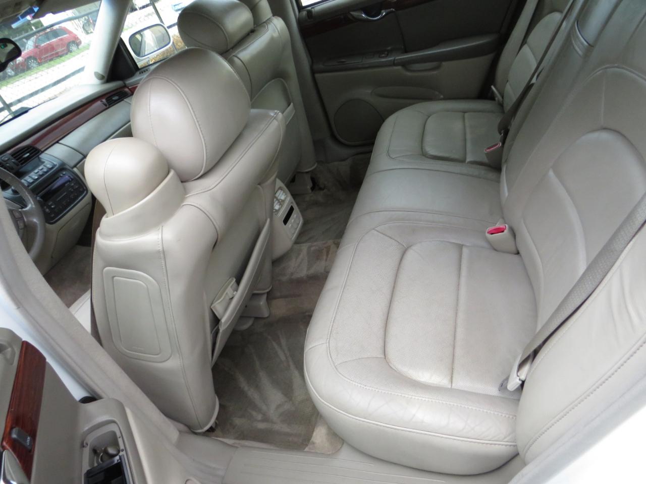 Cadillac DeVille 4dr Sdn 2004