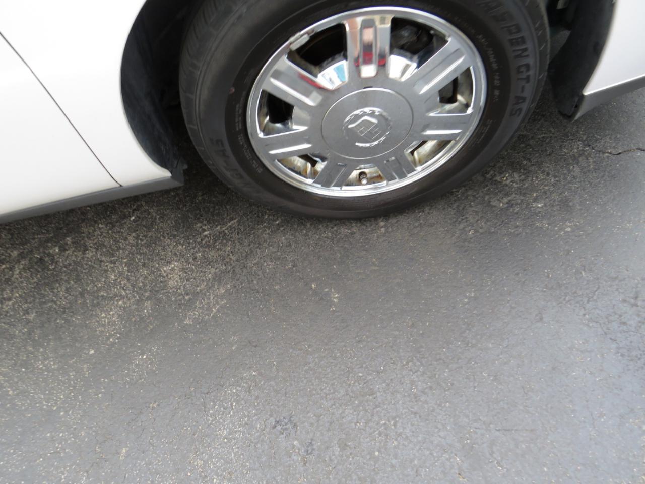 Cadillac DeVille 4dr Sdn 2004