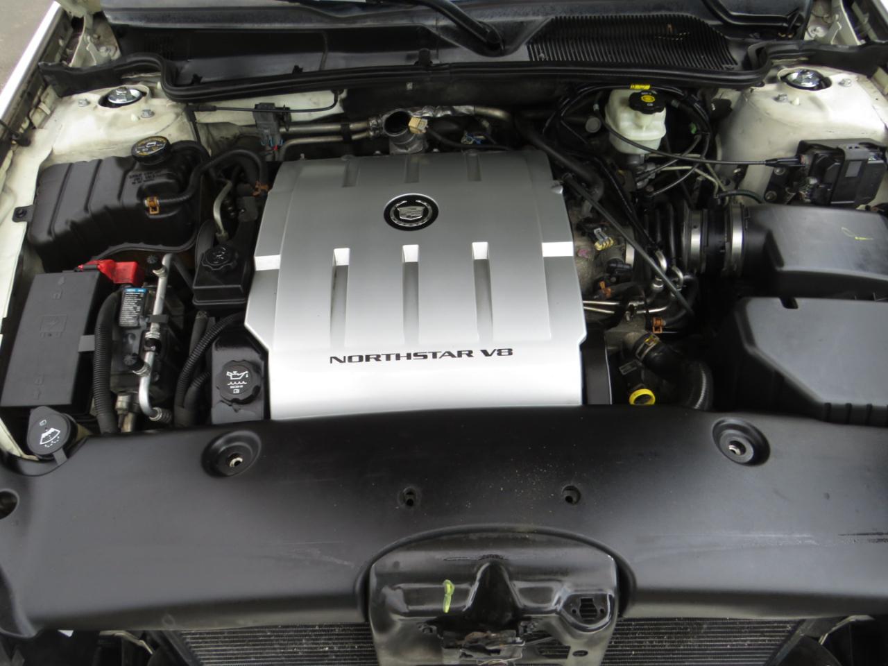 Cadillac DeVille 4dr Sdn 2004