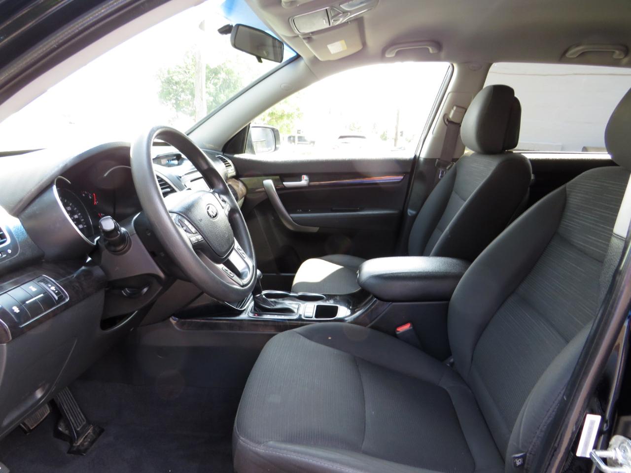 Kia Sorento AWD 4dr V6 LX 2015