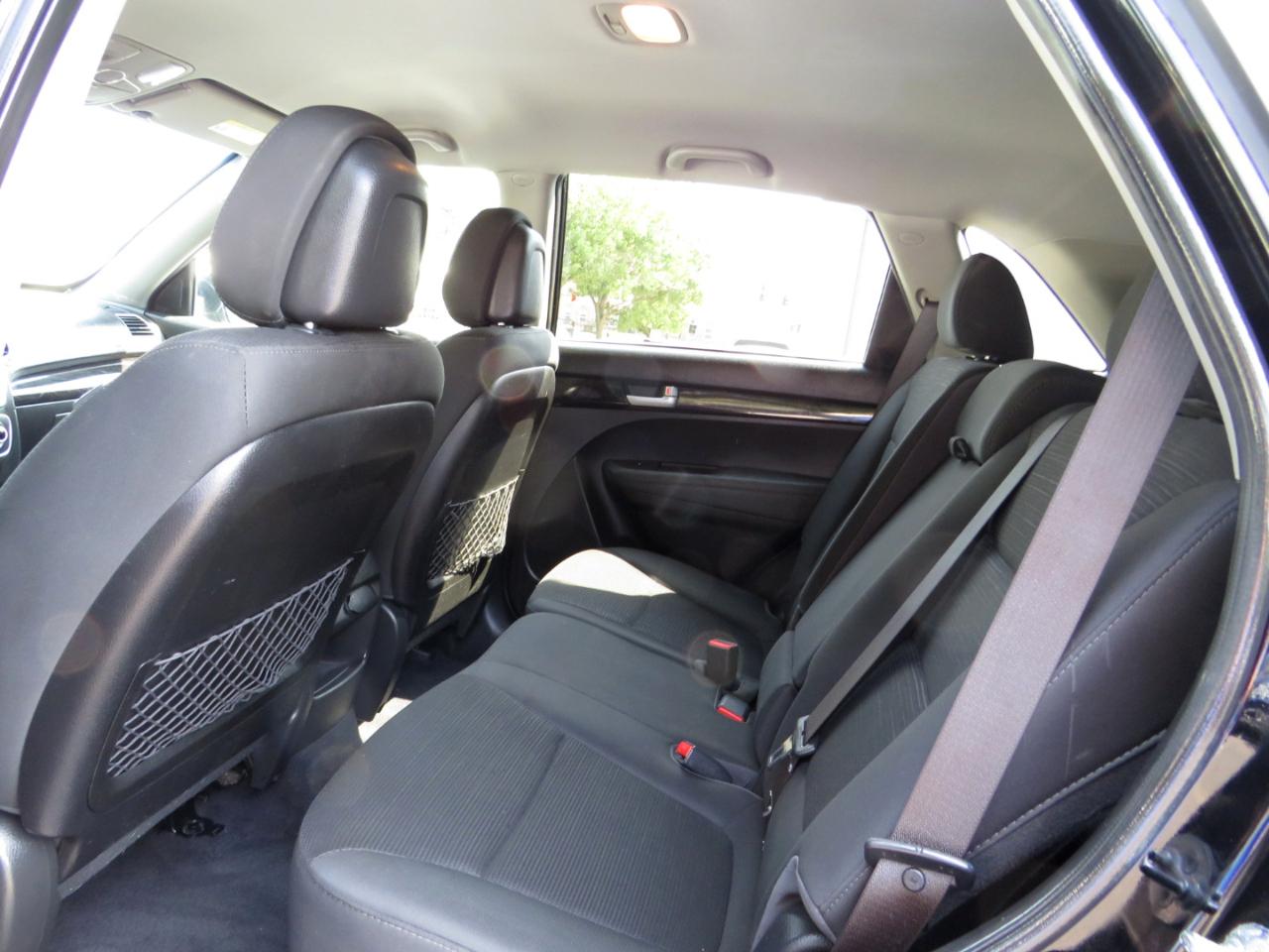 Kia Sorento AWD 4dr V6 LX 2015