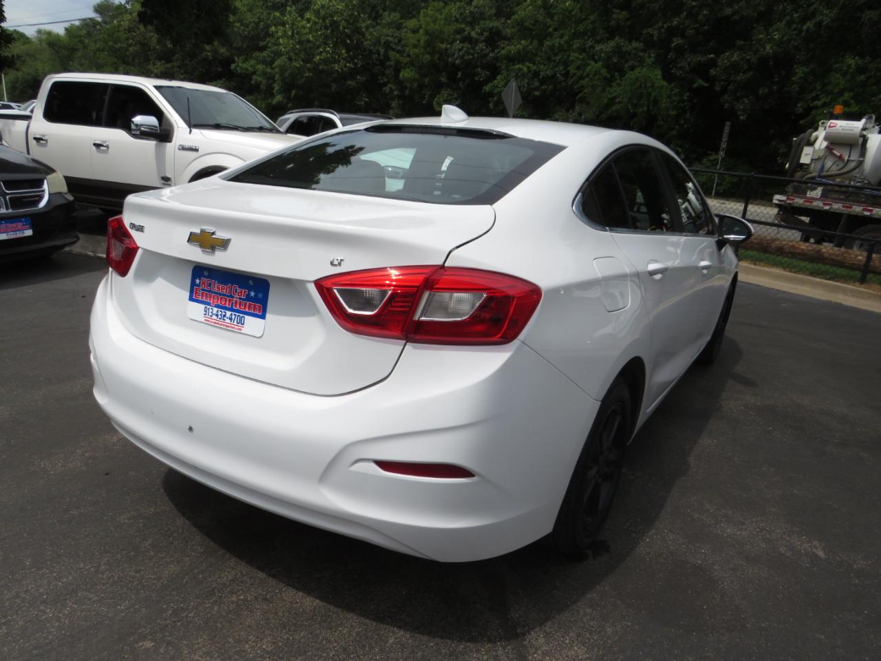 Chevrolet Cruze 4dr Sdn 1.4L LT w/1SD 2017