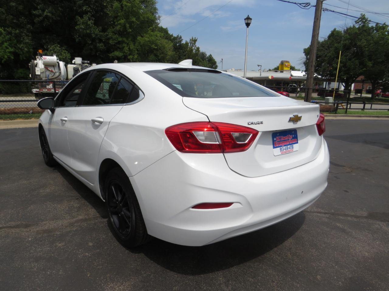 Chevrolet Cruze 4dr Sdn 1.4L LT w/1SD 2017