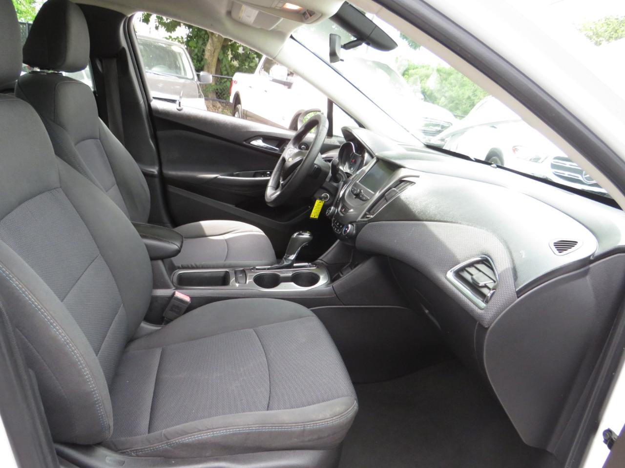 Chevrolet Cruze 4dr Sdn 1.4L LT w/1SD 2017