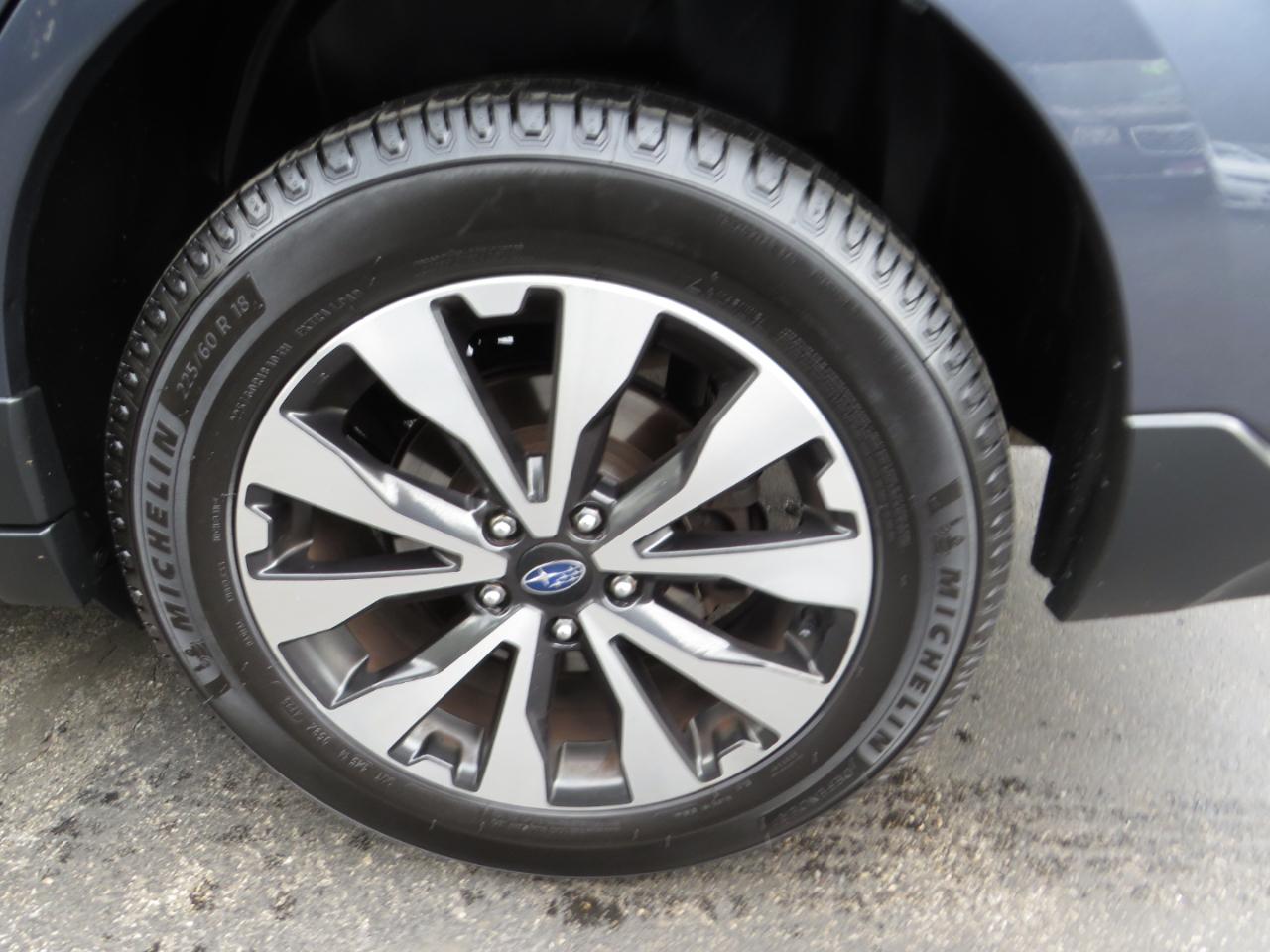 Subaru Outback 4dr Wgn 3.6R Limited 2015