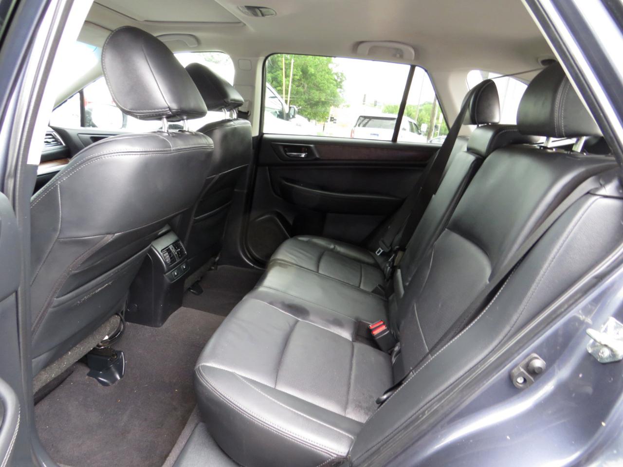 Subaru Outback 4dr Wgn 3.6R Limited 2015