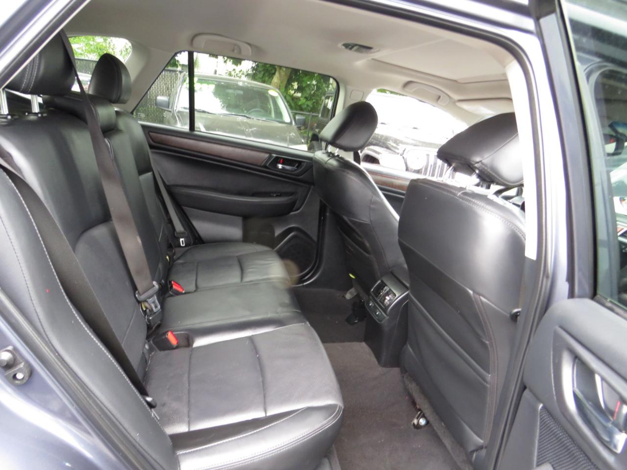 Subaru Outback 4dr Wgn 3.6R Limited 2015