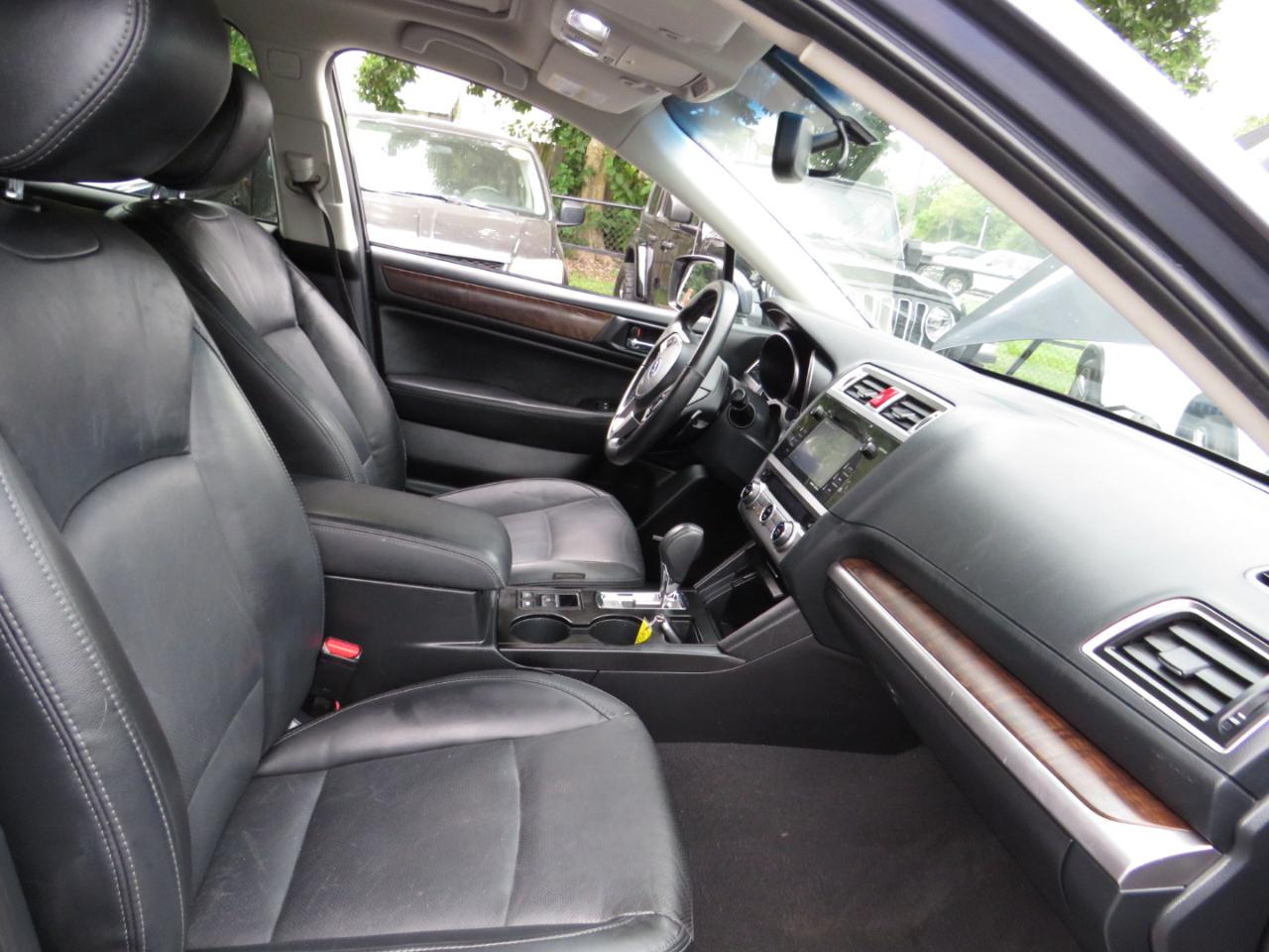 Subaru Outback 4dr Wgn 3.6R Limited 2015