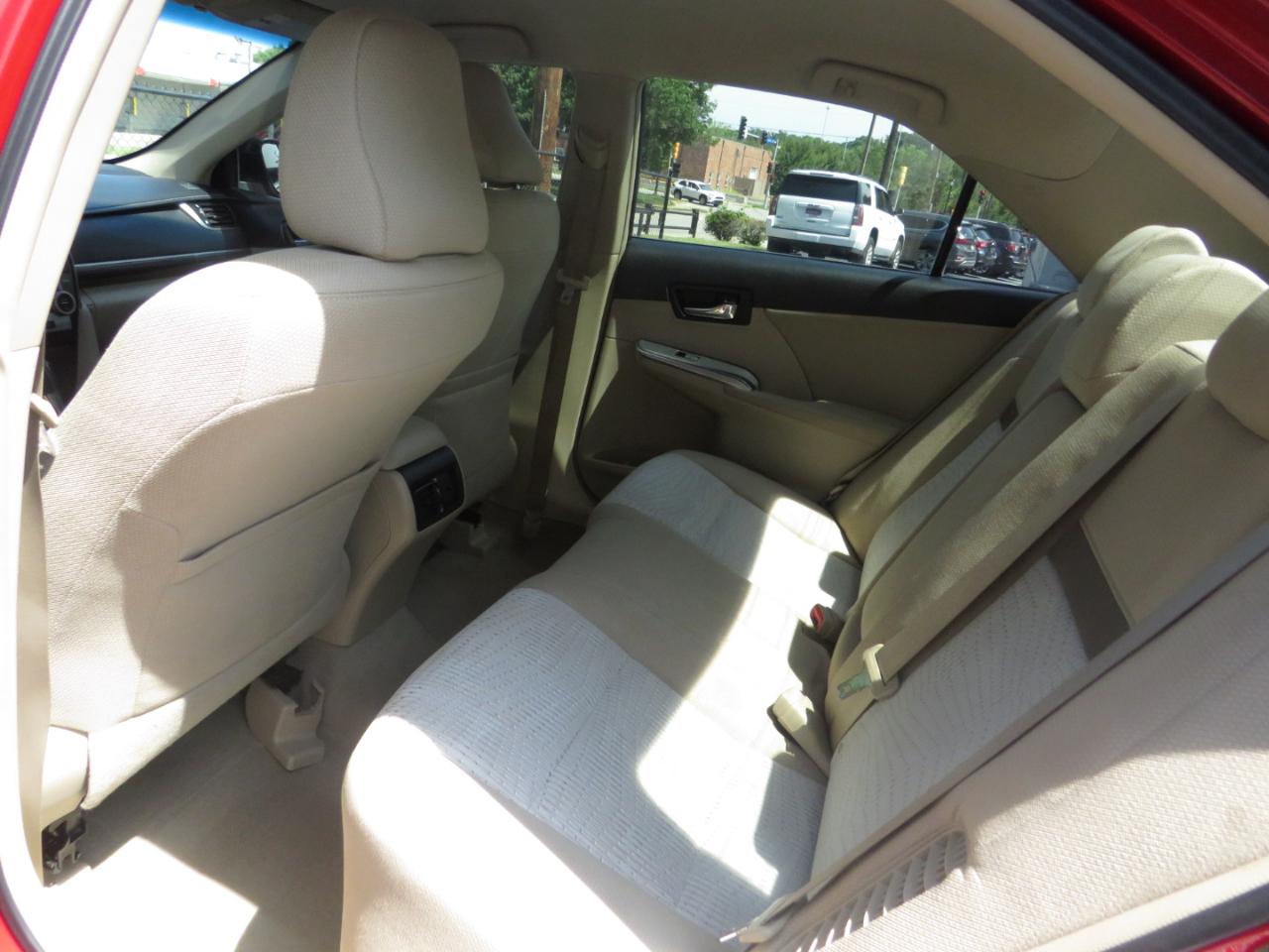 Toyota Camry Hybrid 4dr Sdn XLE (Natl) 2012