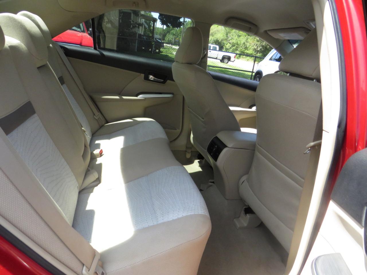 Toyota Camry Hybrid 4dr Sdn XLE (Natl) 2012