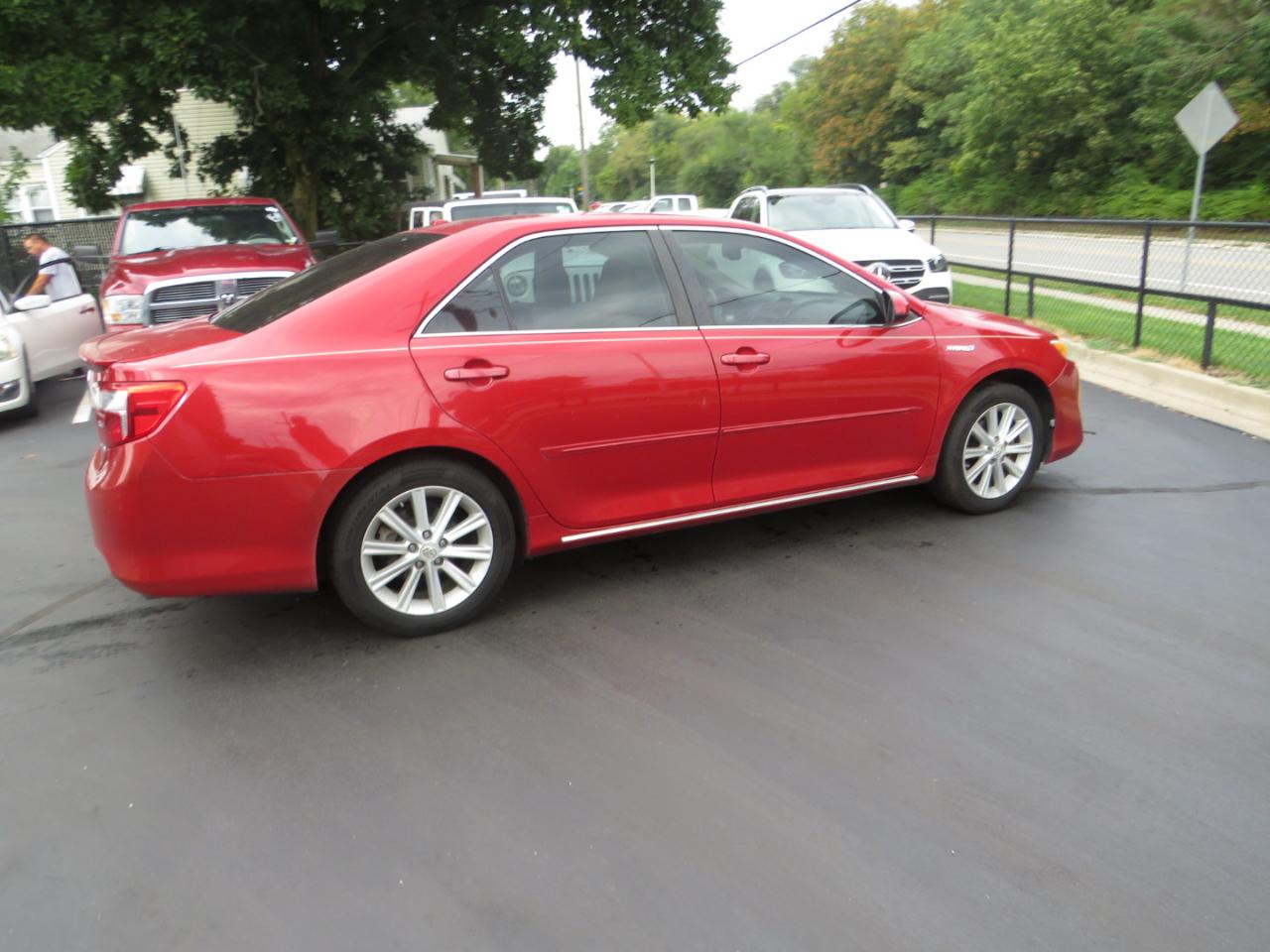 Toyota Camry Hybrid 4dr Sdn XLE (Natl) 2012