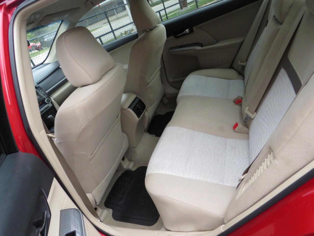 Toyota Camry Hybrid 4dr Sdn XLE (Natl) 2012