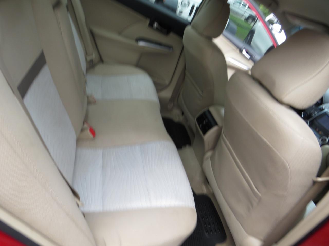 Toyota Camry Hybrid 4dr Sdn XLE (Natl) 2012