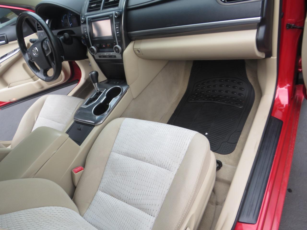 Toyota Camry Hybrid 4dr Sdn XLE (Natl) 2012