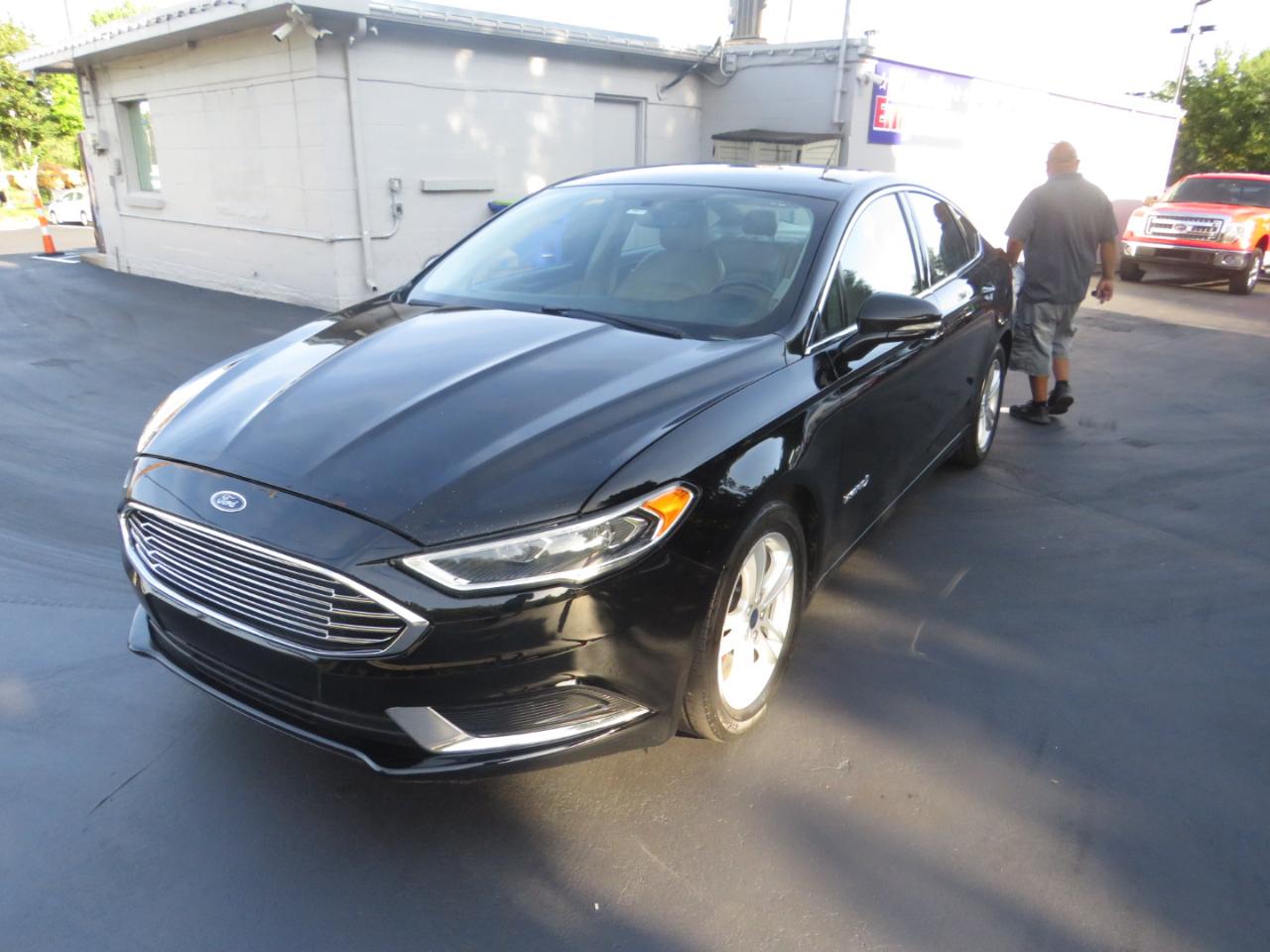 Ford Fusion Hybrid SE FWD 2018
