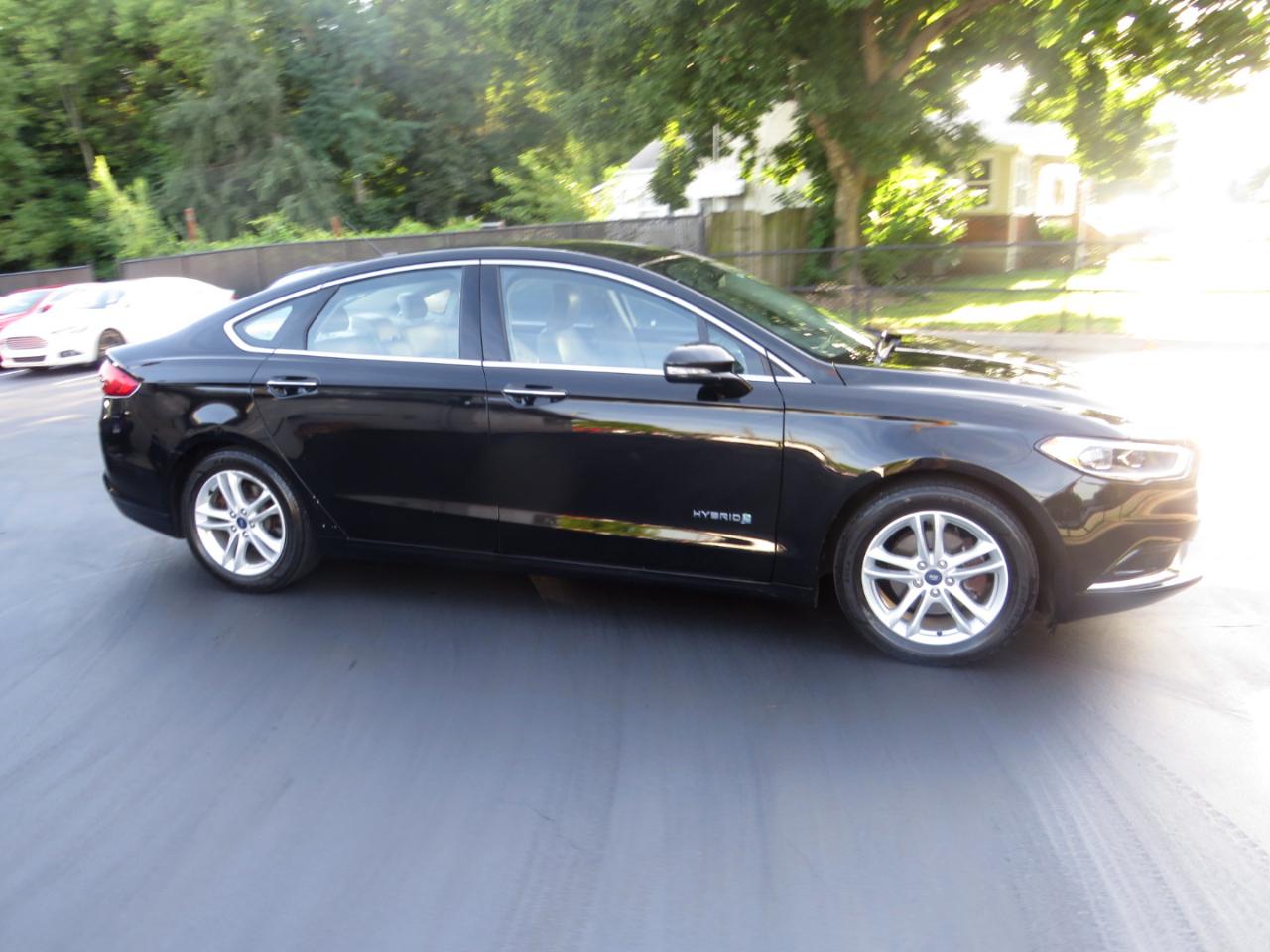 Ford Fusion Hybrid SE FWD 2018