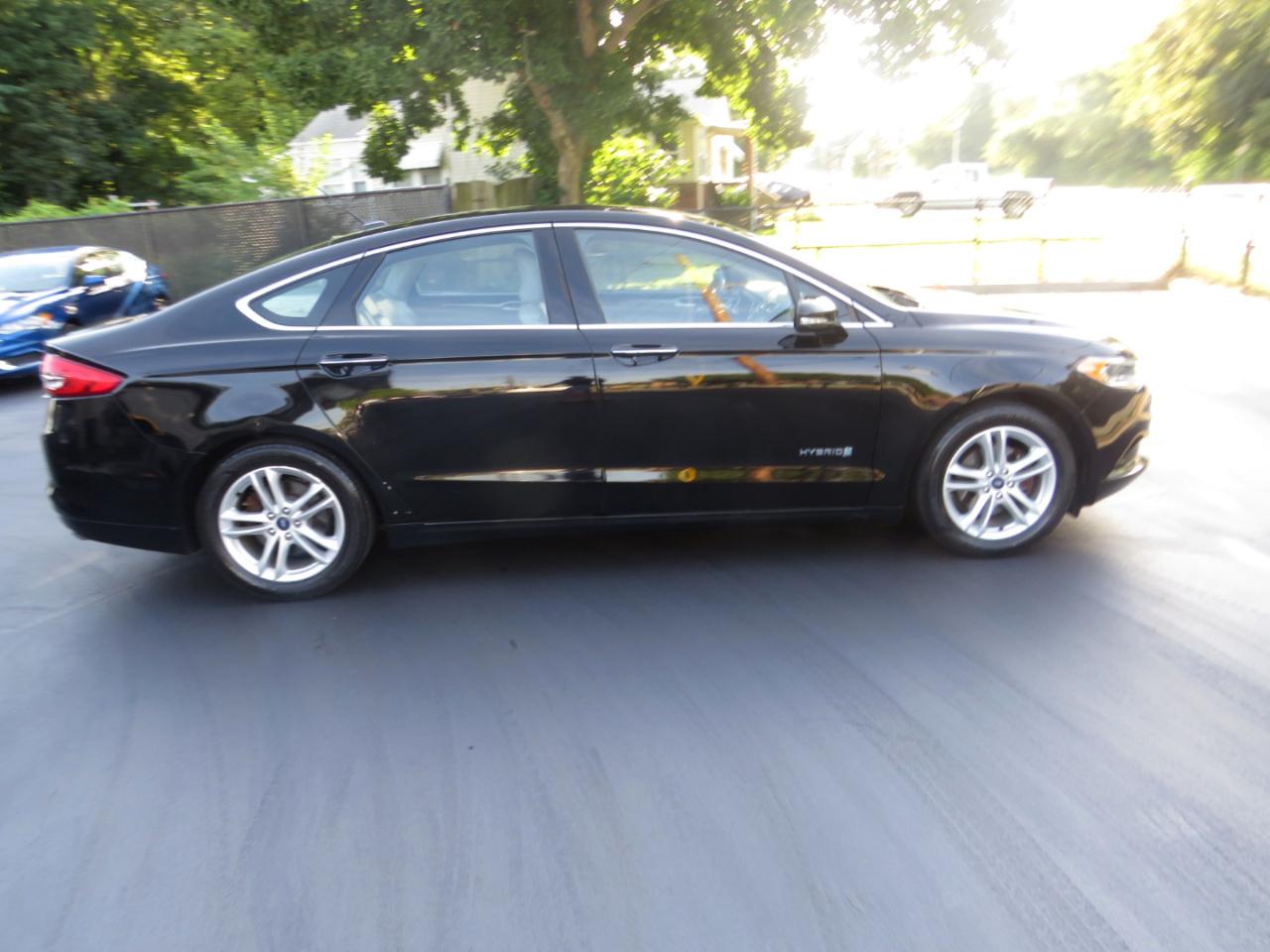Ford Fusion Hybrid SE FWD 2018