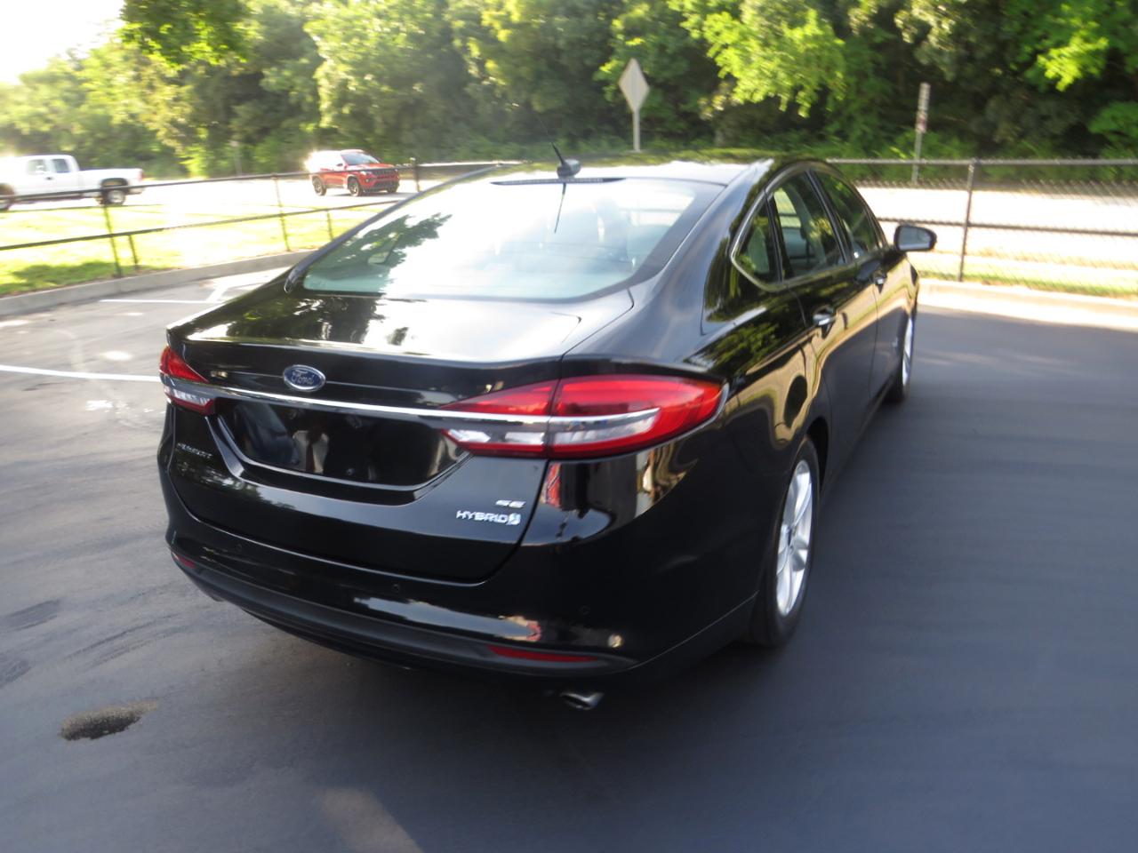 Ford Fusion Hybrid SE FWD 2018
