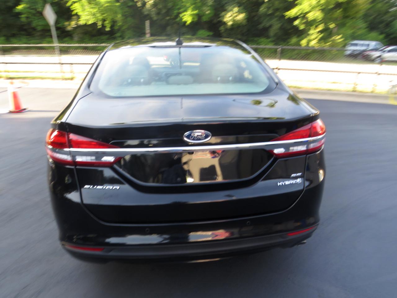 Ford Fusion Hybrid SE FWD 2018