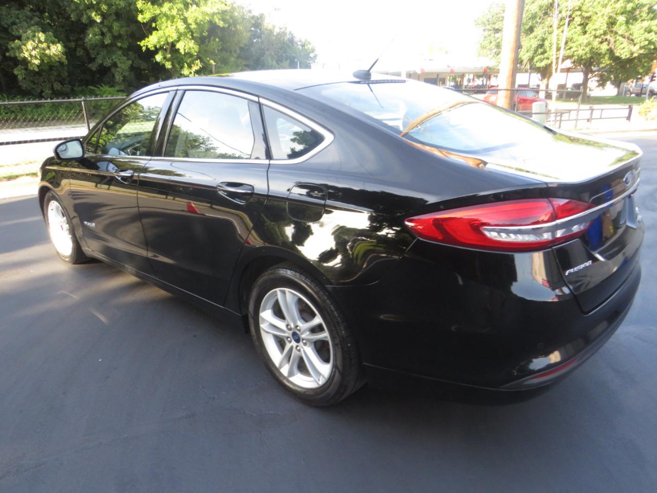 Ford Fusion Hybrid SE FWD 2018