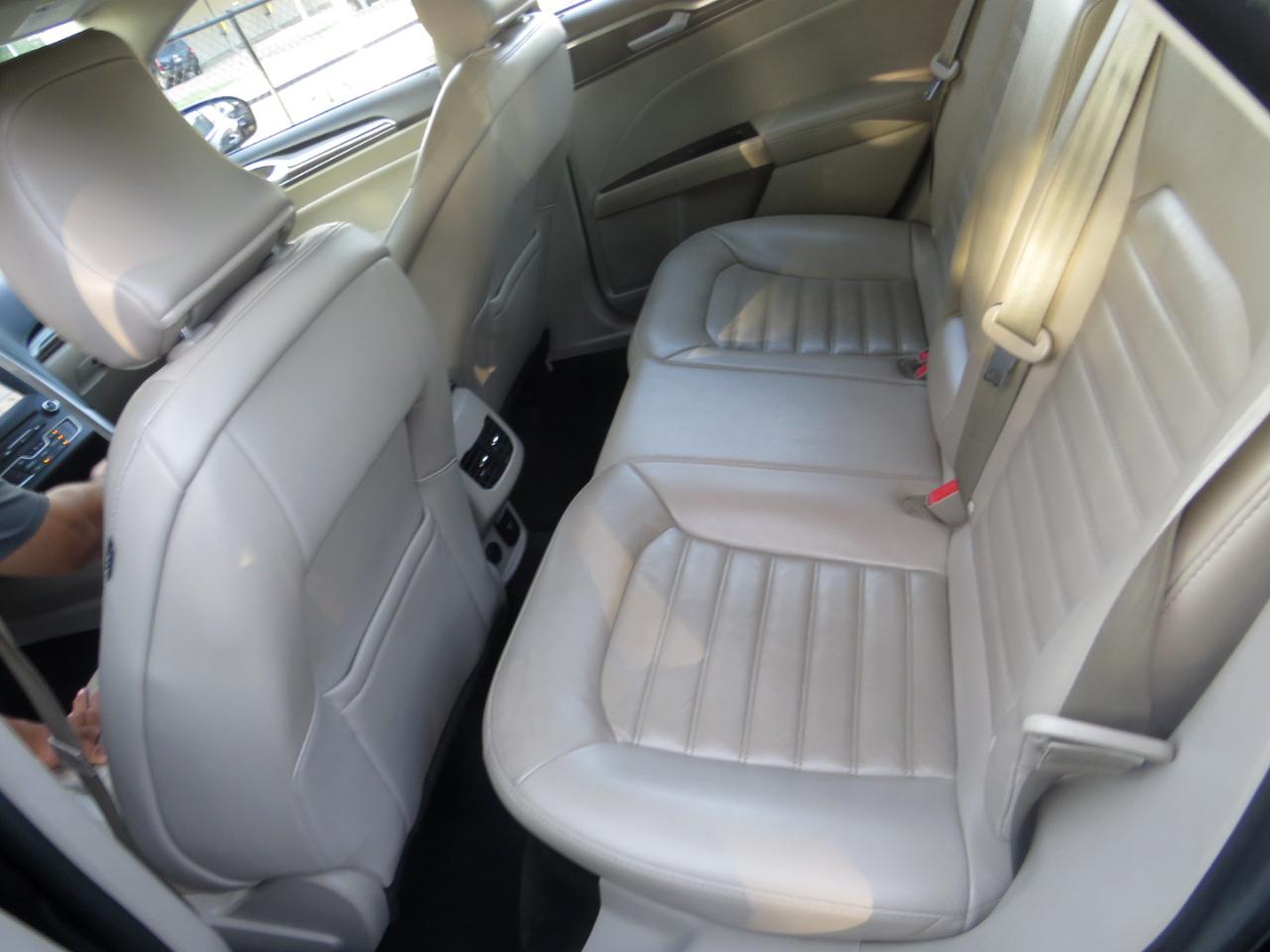 Ford Fusion Hybrid SE FWD 2018