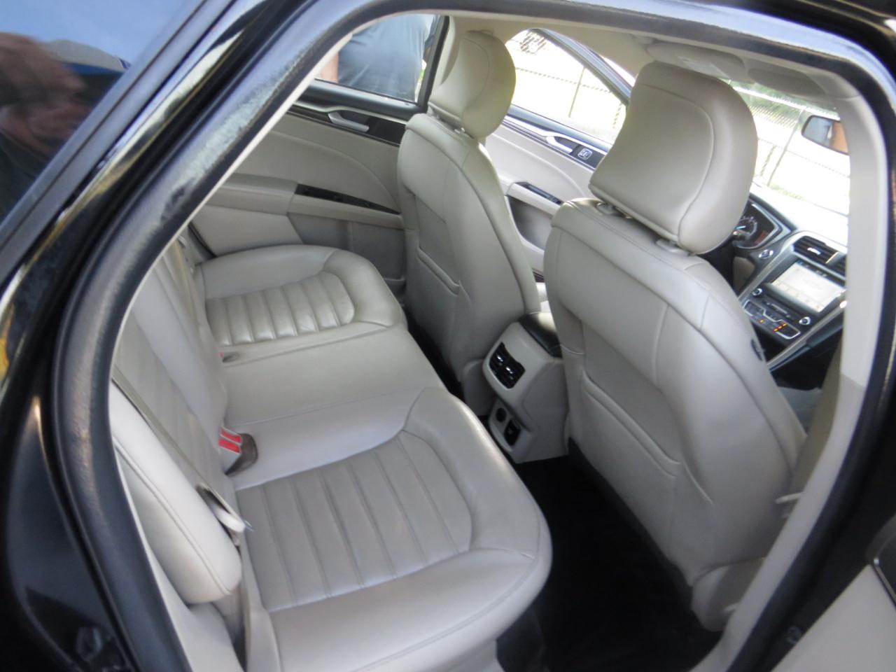 Ford Fusion Hybrid SE FWD 2018