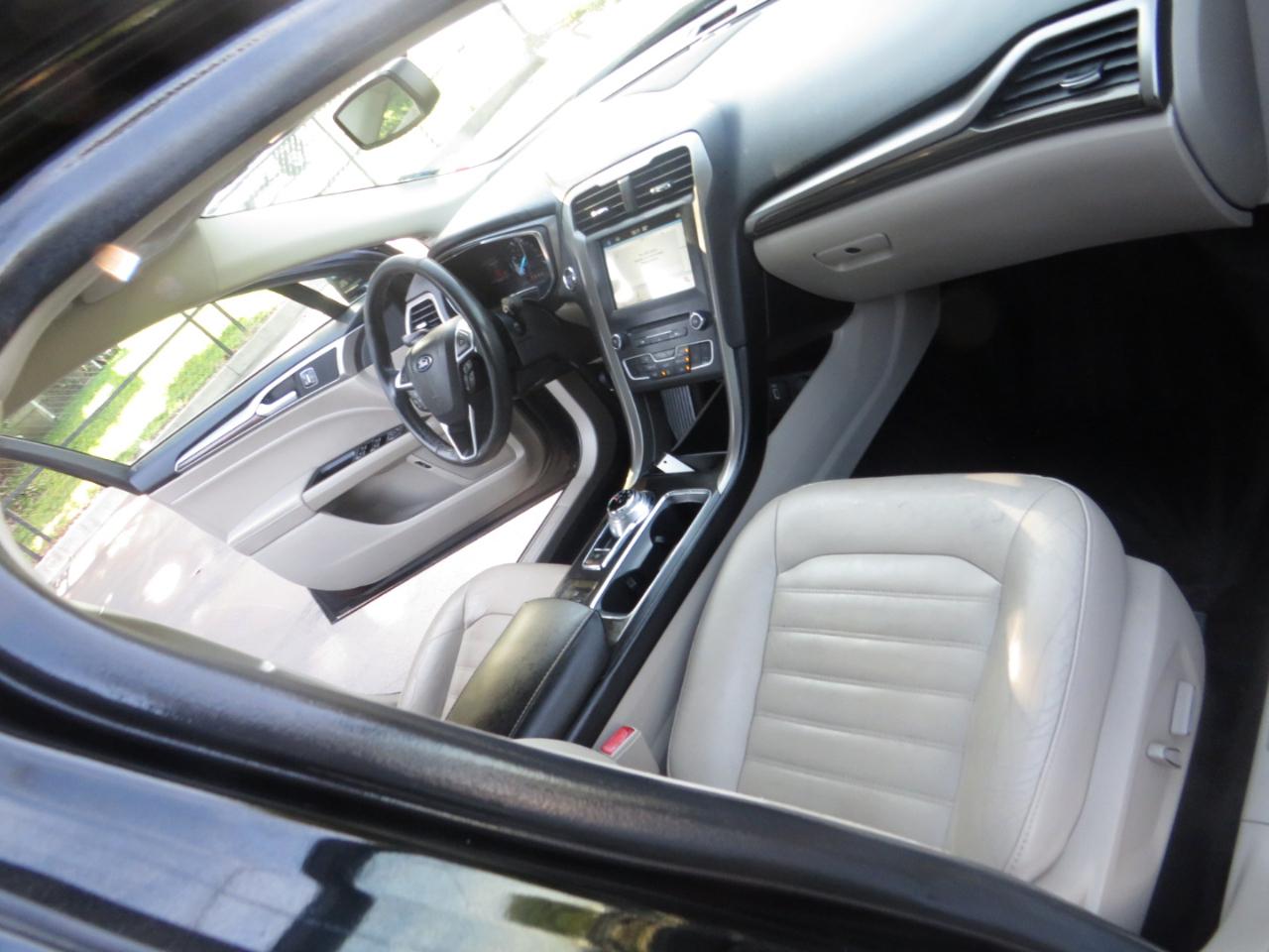 Ford Fusion Hybrid SE FWD 2018