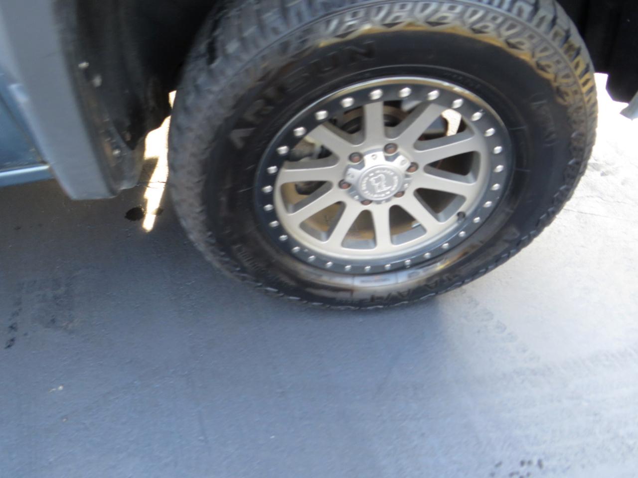 GMC Sierra 1500 4WD Crew Cab 143.5" SLT 2014