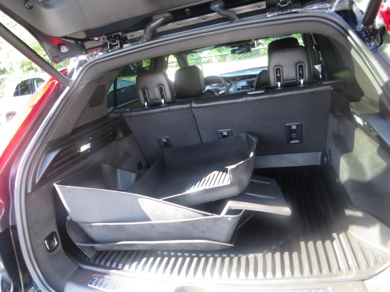 Cadillac XT4 AWD 4dr Premium Luxury 2022