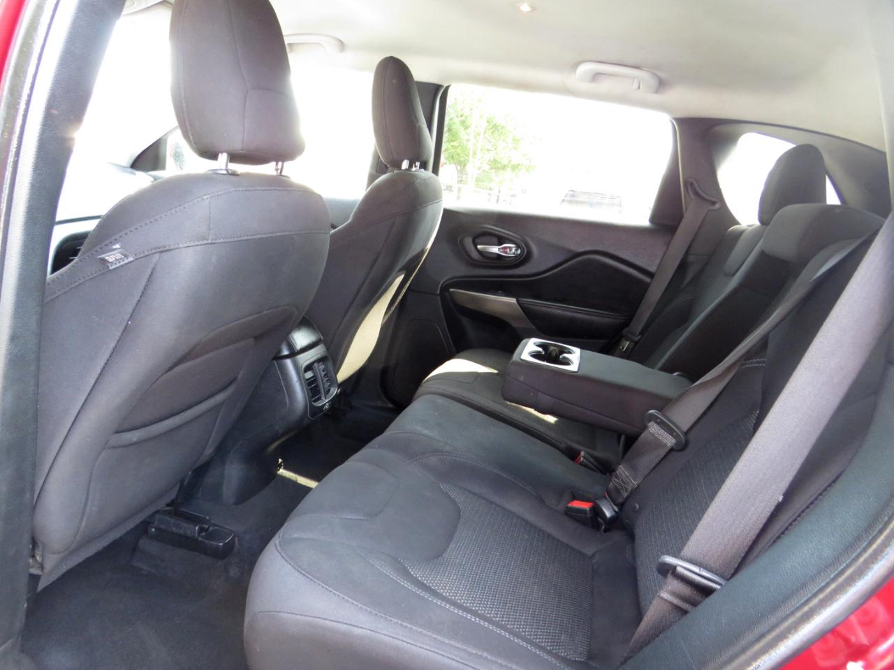 Jeep Cherokee Latitude FWD 2019