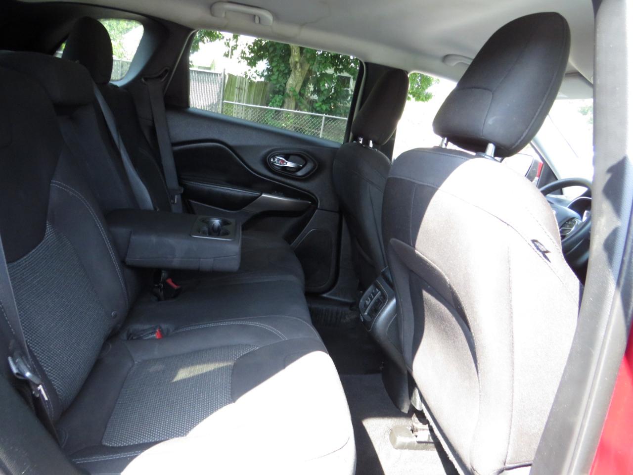 Jeep Cherokee Latitude FWD 2019