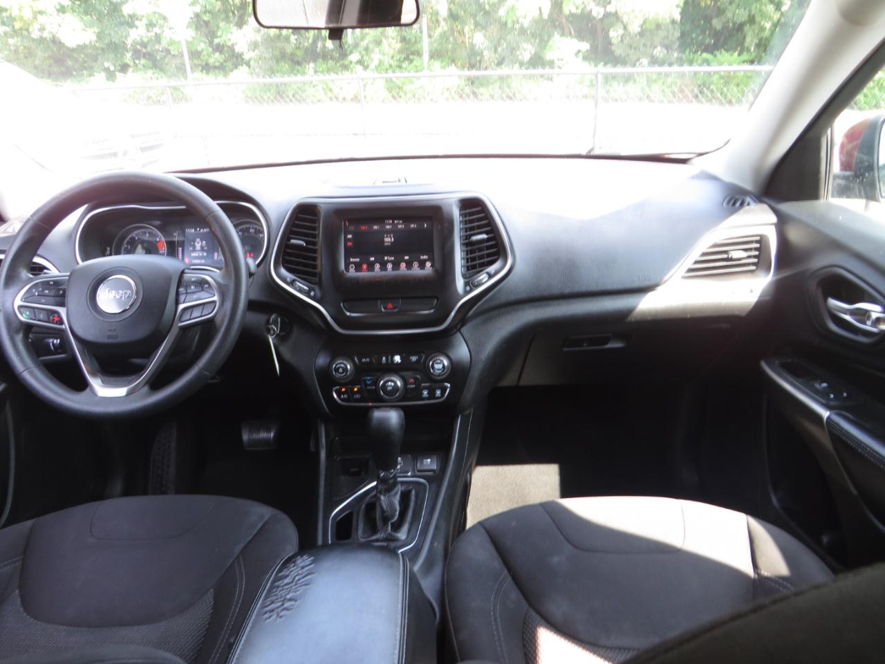 Jeep Cherokee Latitude FWD 2019