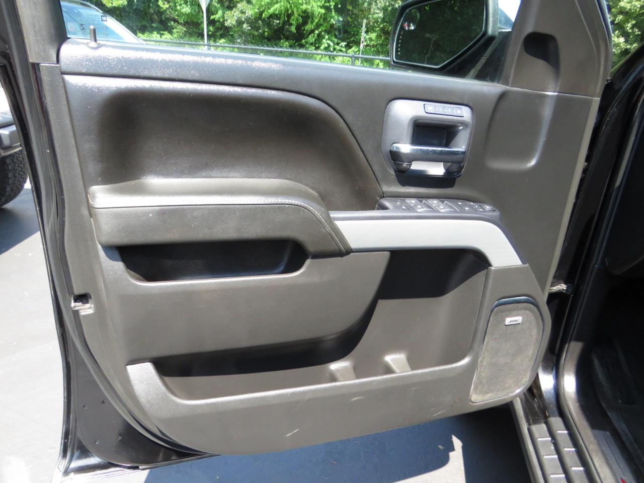 Chevrolet Silverado 1500 4WD Crew Cab 153.0" LTZ w/2LZ 2015