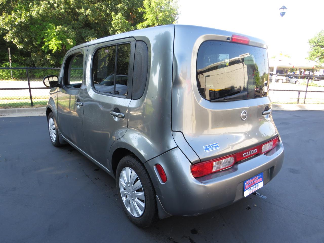 Nissan Cube 5dr Wgn I4 CVT 1.8 S 2011