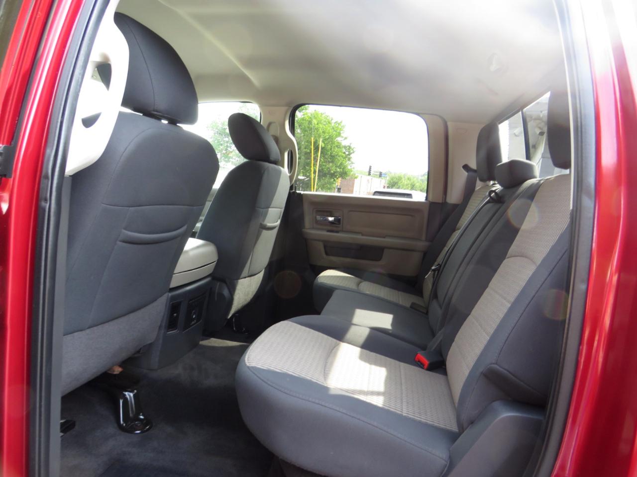 RAM 1500 4WD Crew Cab 140.5" Big Horn 2012