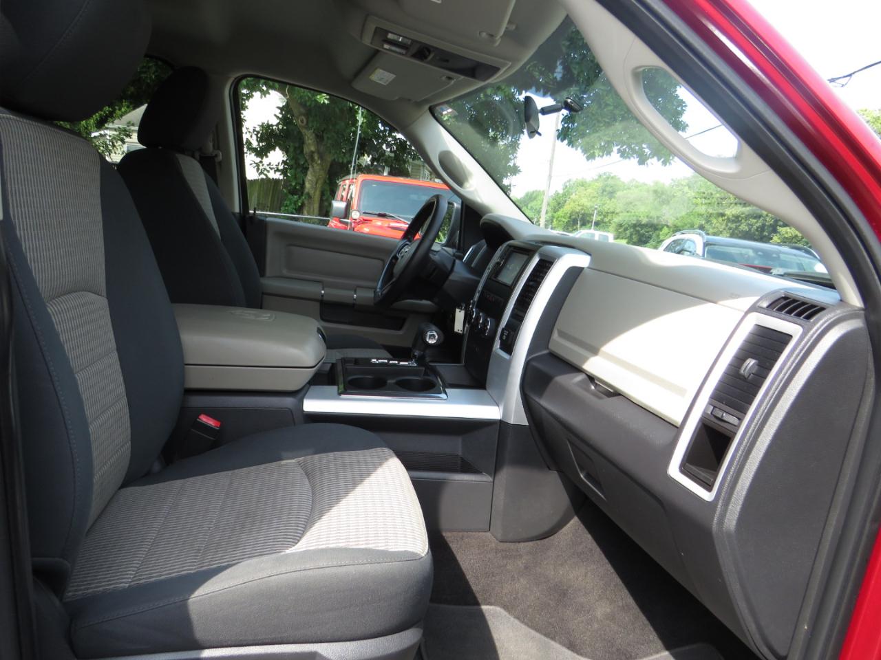 RAM 1500 4WD Crew Cab 140.5" Big Horn 2012