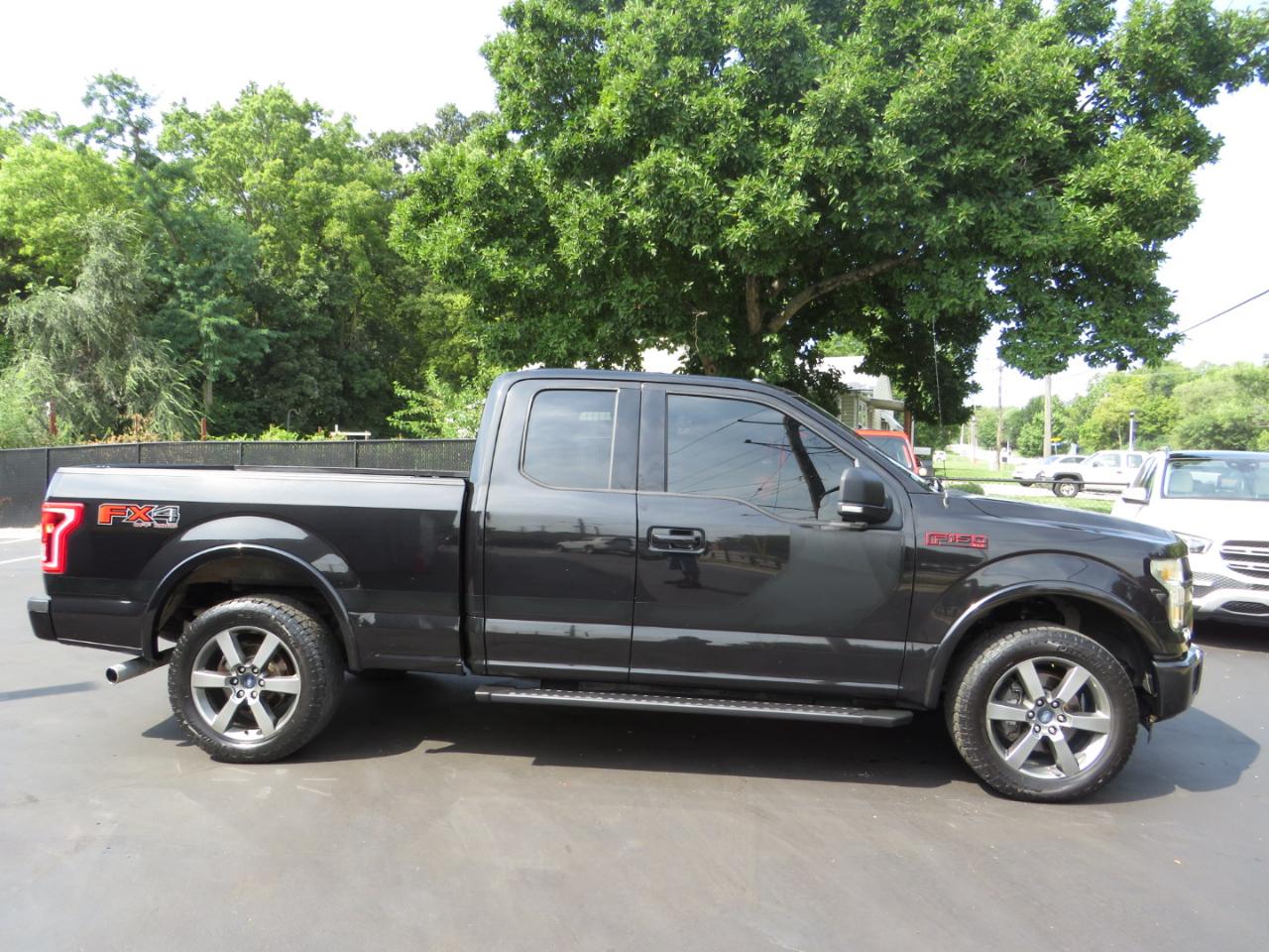 Ford F-150 4WD SuperCab 145" Lariat 2015
