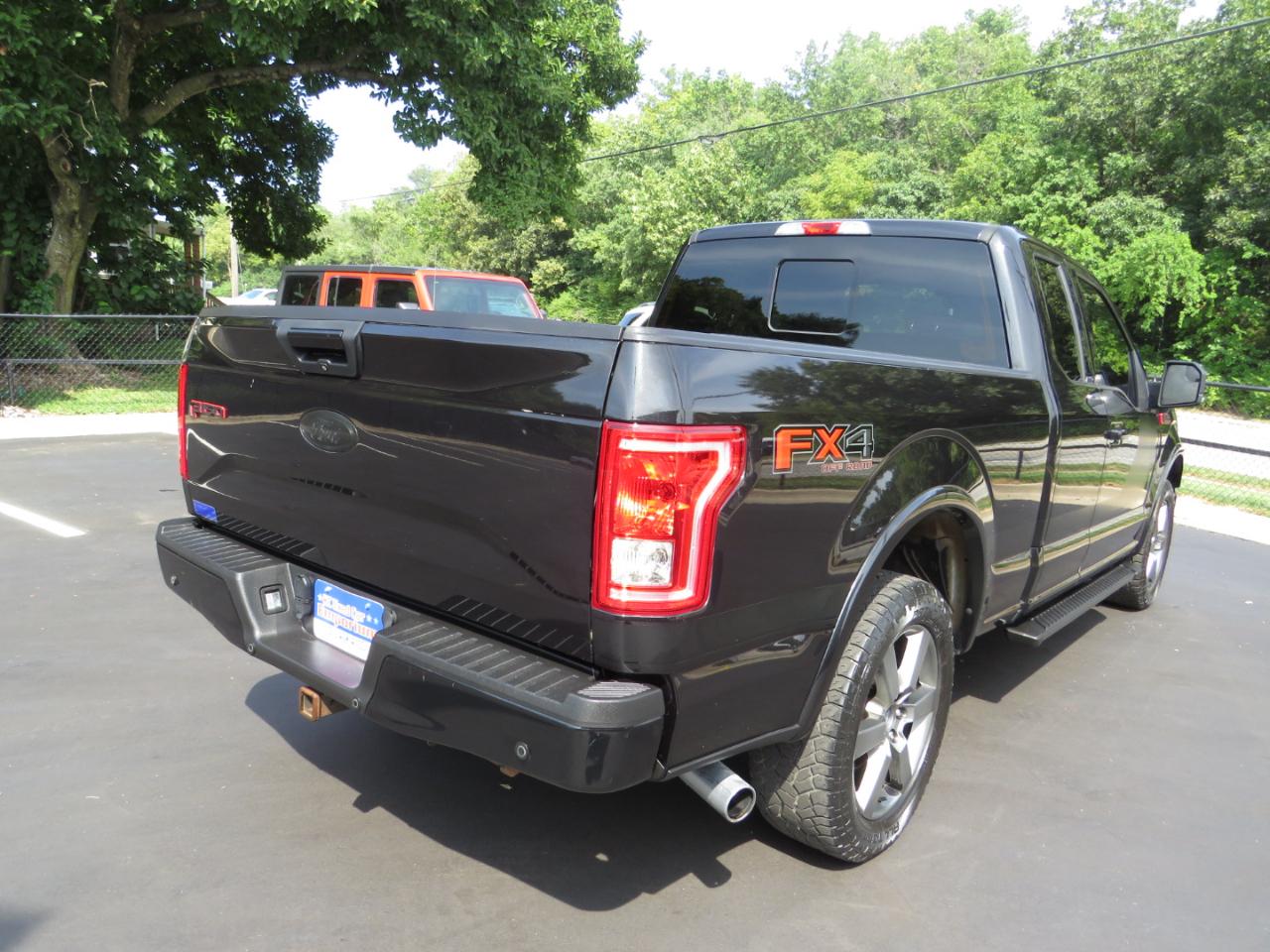 Ford F-150 4WD SuperCab 145" Lariat 2015