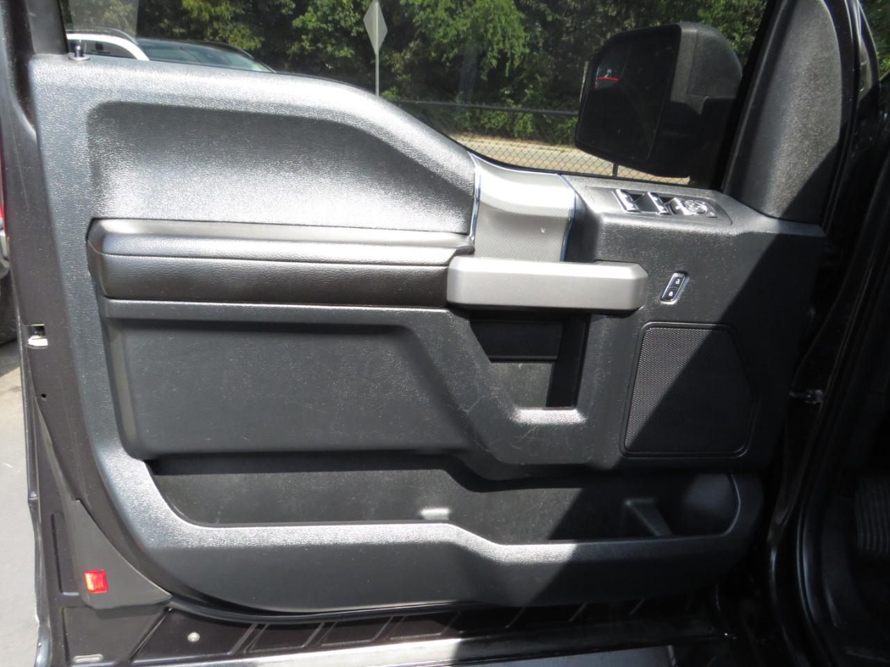 Ford F-150 4WD SuperCab 145" Lariat 2015