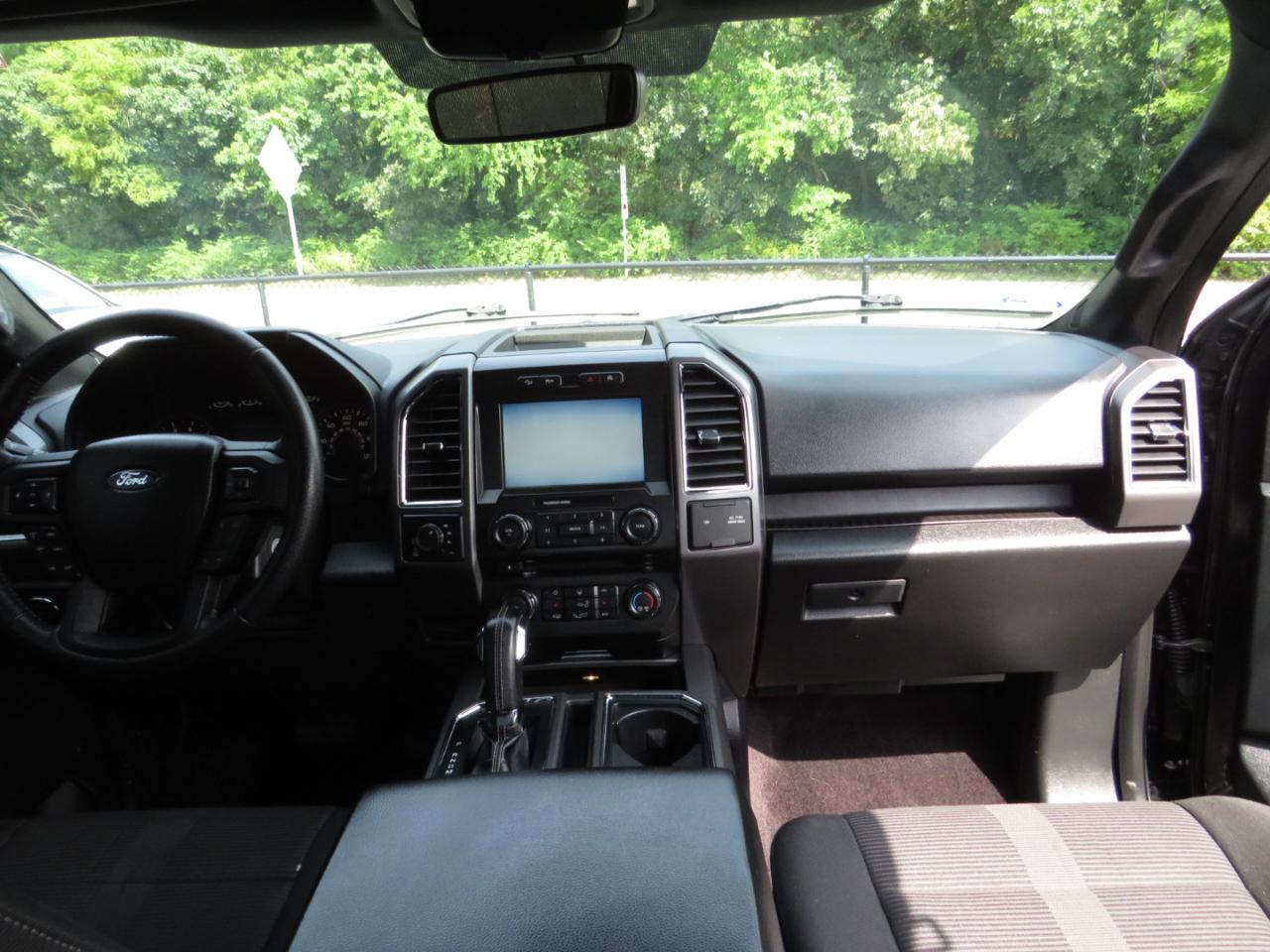 Ford F-150 4WD SuperCab 145" Lariat 2015